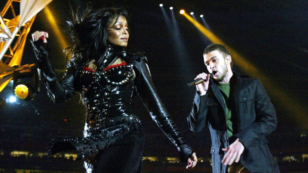 Justin Timberlake and Janet Jackson - Superbowl 2004.